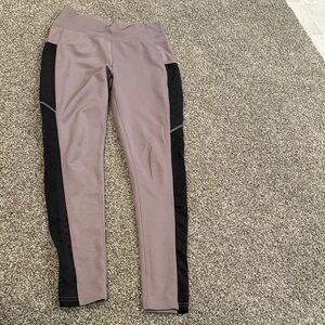 Two-Tone Leggings with Black Mesh Panels